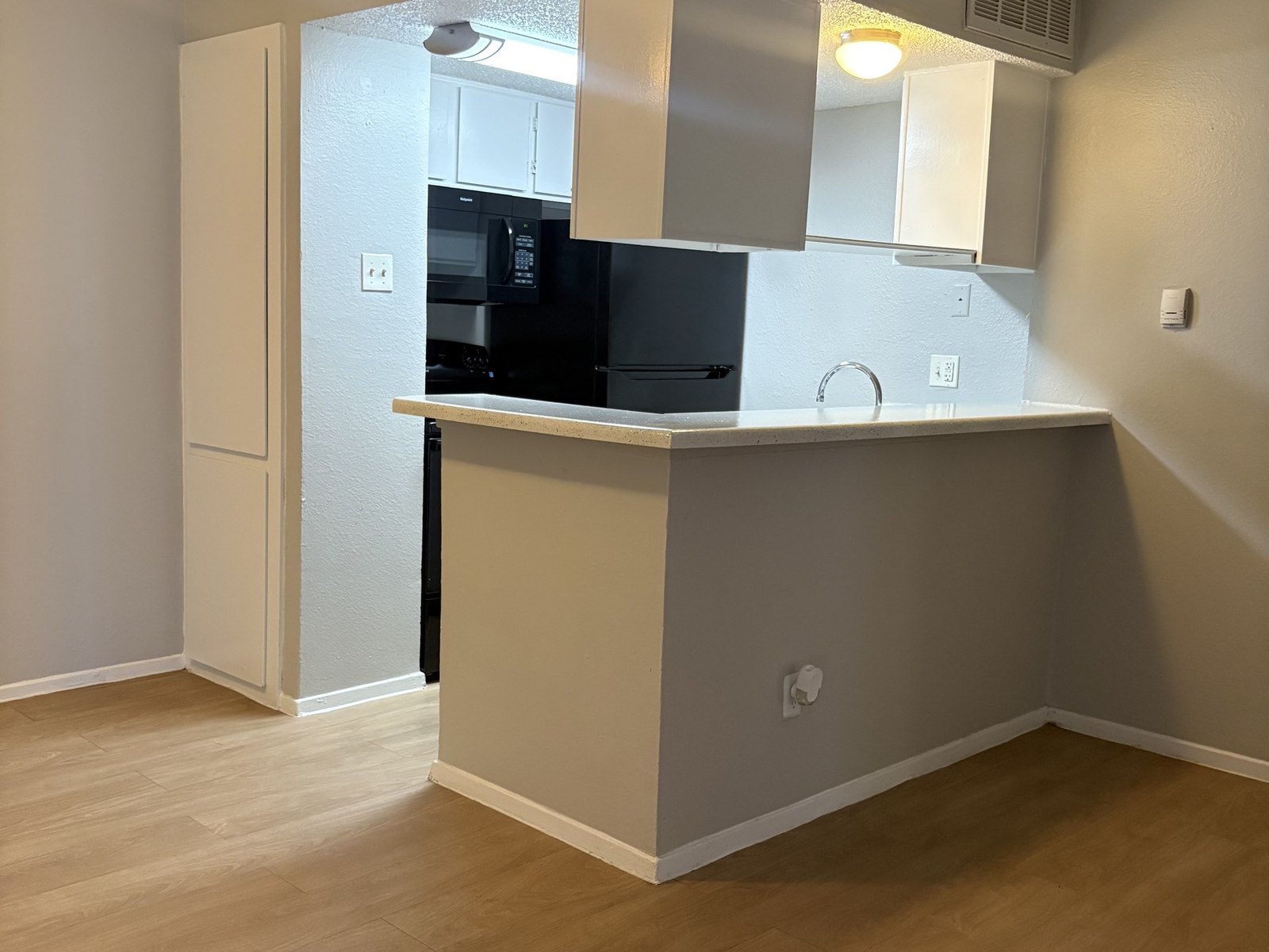 Cocina dentro de un apartamento de Interlace